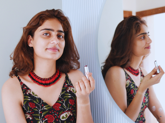 Crimson Orbit - Black and Red Round Necklace