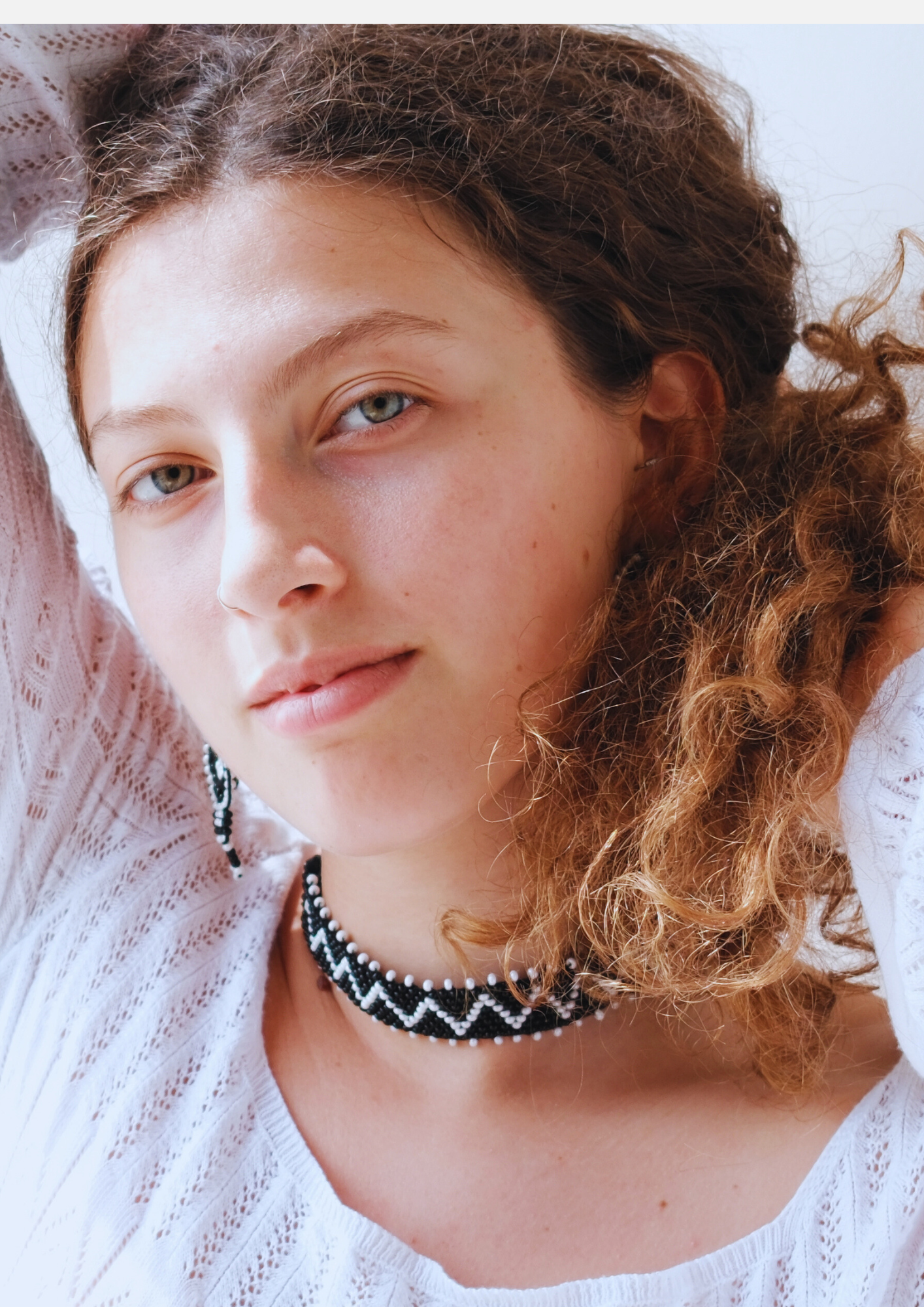 Yin Choker - Black and White Round Earrings with Small Choker