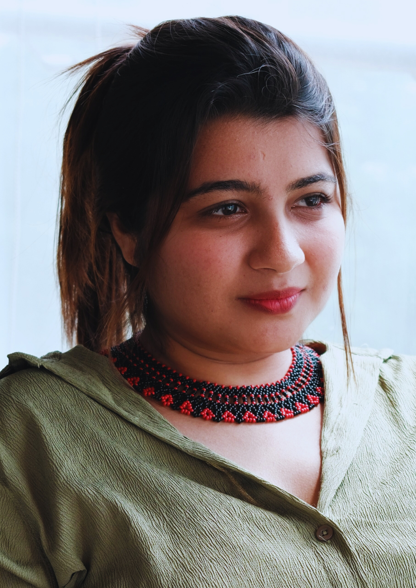 Scarlet Bloom - Black and Red Round Necklace with Flower Motif