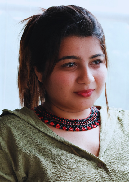 Scarlet Bloom - Black and Red Round Necklace with Flower Motif